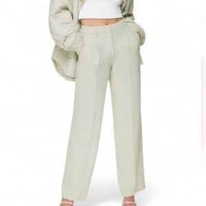 Aritzia Wilfred Effortless Crepette Pant Size 4 Sage Green High-Rise Trouser